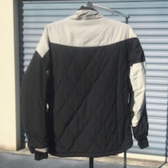 Uni-Sex Ski or Snowboarding Jacket . Size: Medium {8-10} . Women or Men - Picture 2 of 4
